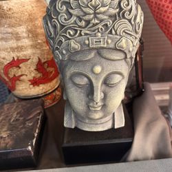 Head Statue