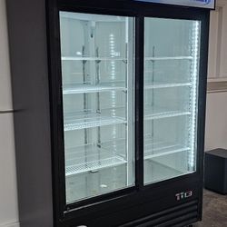 KoolMore 35-cu ft Commercial Refrigerator 2 Glass-Door Merchandiser (Black)

