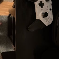 Xbox Elite Controller (has Paddles, Adjustable Joysticks, Dpad, Etc