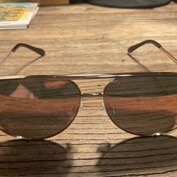 Quay Sunglasses NEW With Case. Never Used. Brand New. 