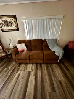 Recliner sofa set