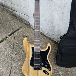 Electric Guitar With Bag And Accessories.  A13