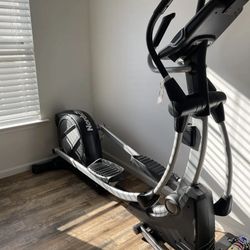 NordicTrack Spacesaver SE7i Elliptical