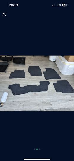 21 Grand Cherokee Floor Mats 