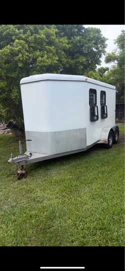 Trail et 2006 2 horse trailer