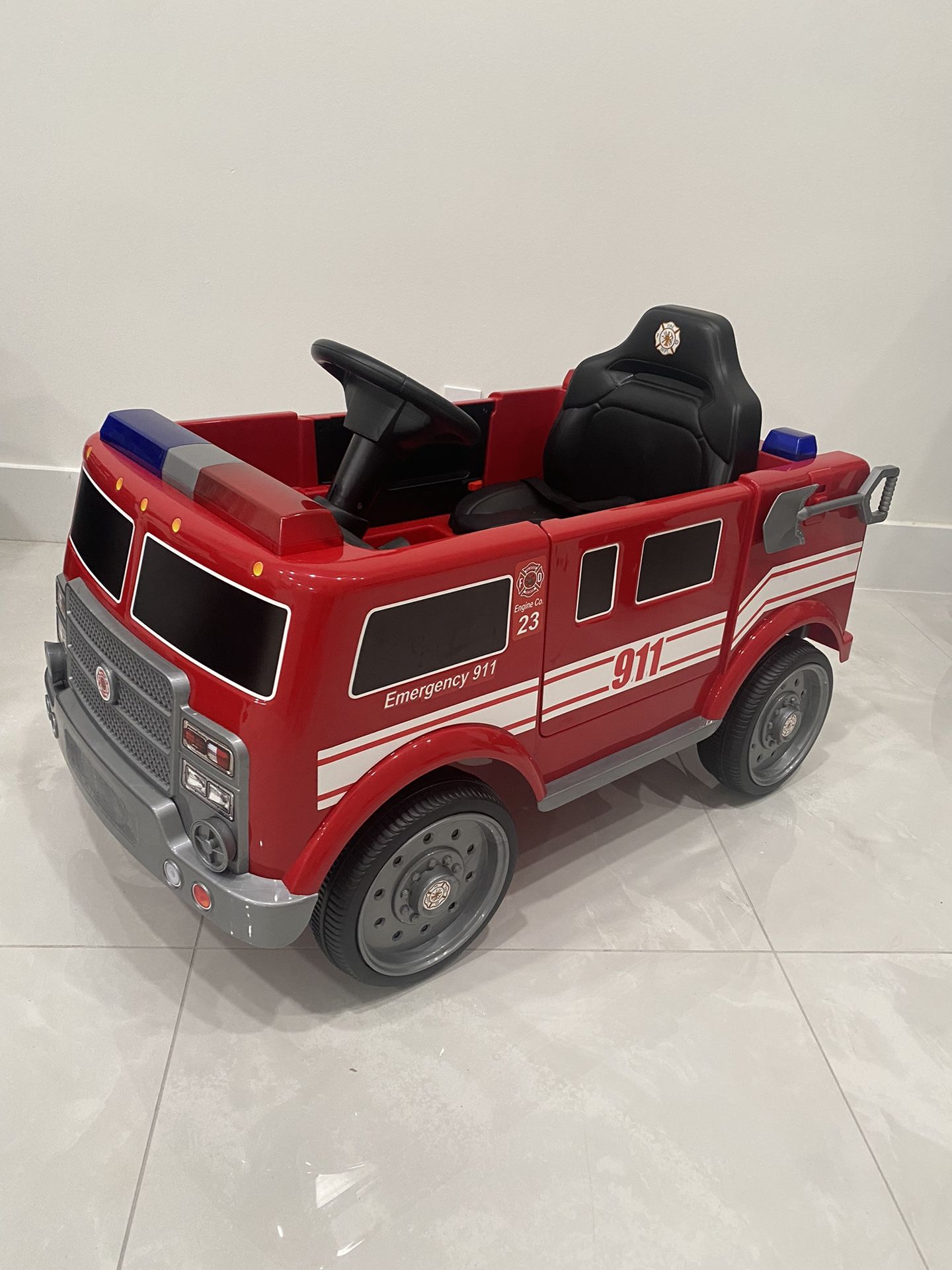 New Kids Ride on Fire Truck power wheels