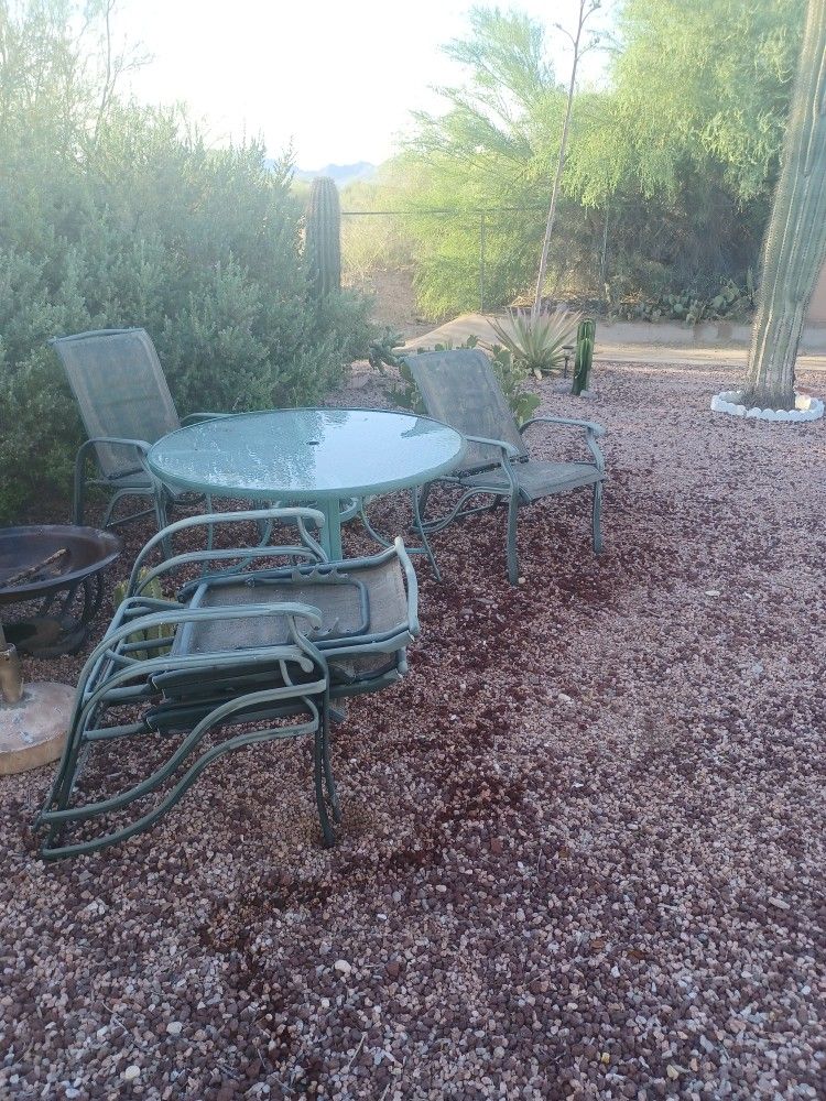 Patio Set Need To Dell Fast Moving.  Priced To Sell Only 10.00