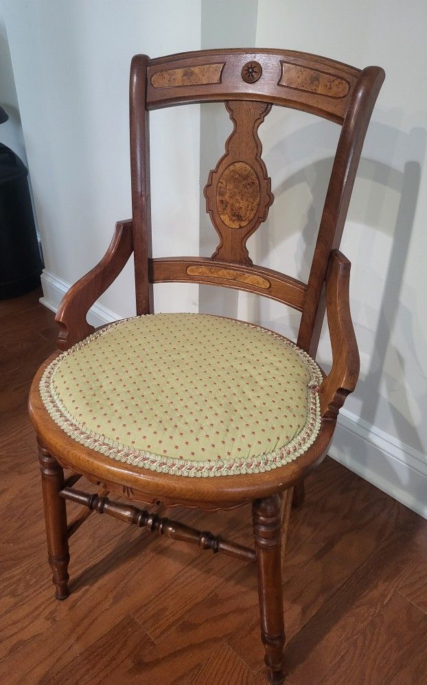 Victorian Seat