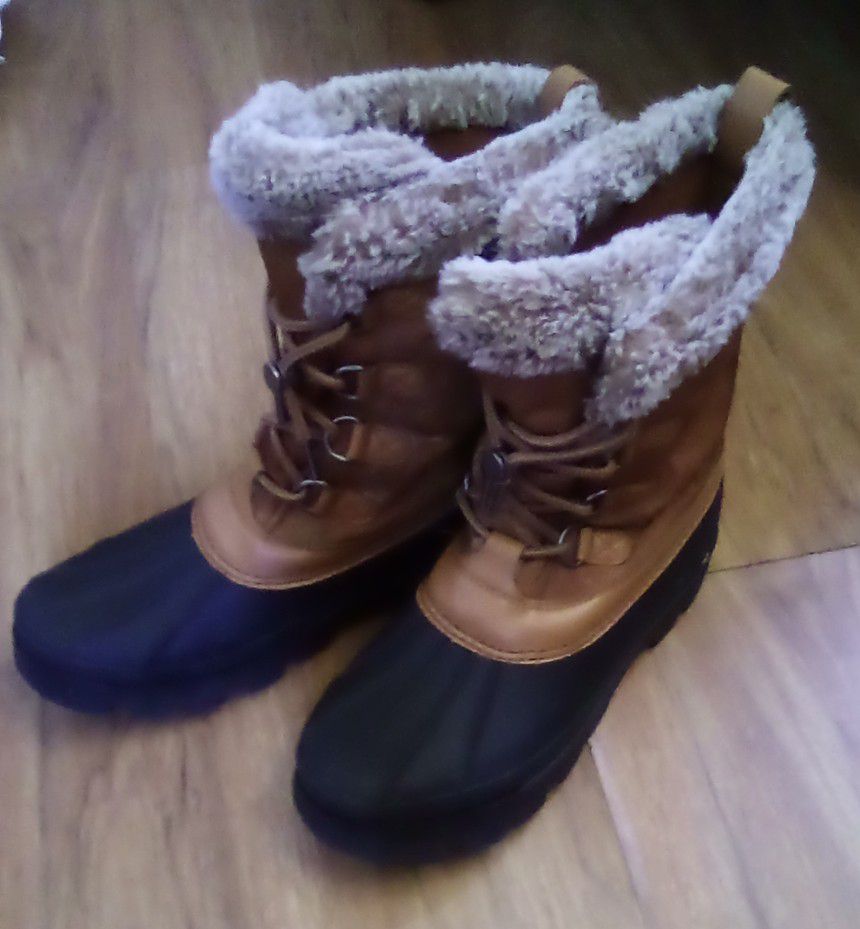 Women's Weather Boots ~ 9