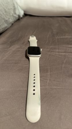Apple Watch Series 7: Aluminum 41mm