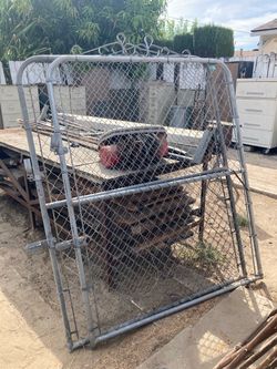 Heavy-Duty Chain Link Fence Gate Panel with Scroll Topy