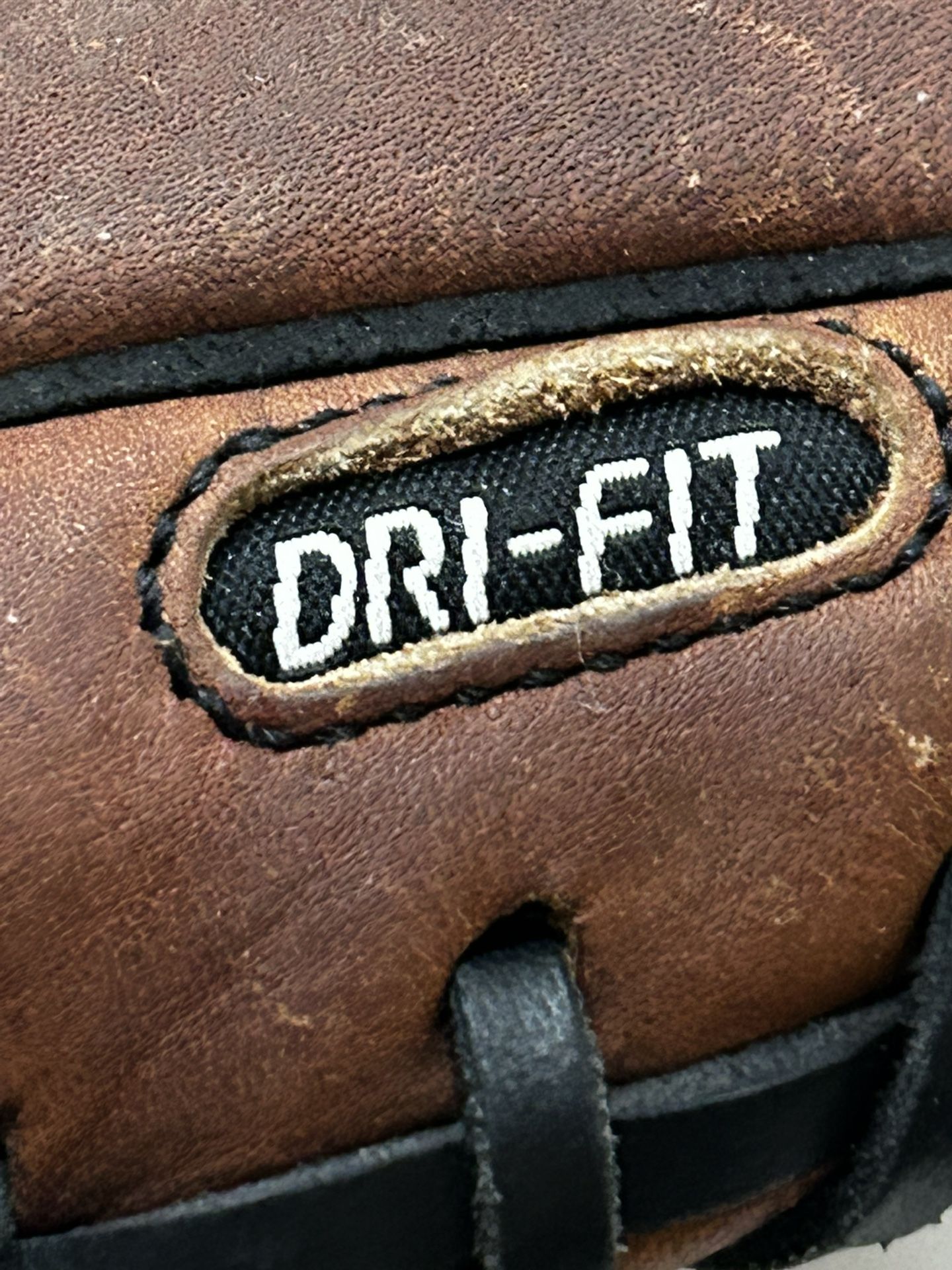 NIKE Dri-Fit Show Team 1300 13" RHT BASEBALL SOFTBALL GLOVE Right Hand Throw