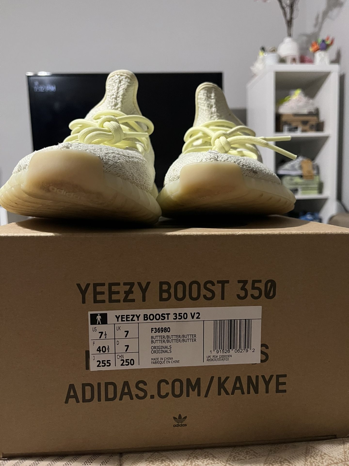Yeezy Butter Size 7.5 Yeezy 350 butter size 8.5 8.5 (41.5) | Mercari main image 2