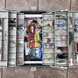 Loaded Tackle Box for Sale in Curry County, NM - OfferUp