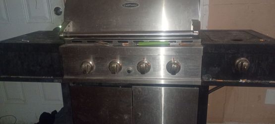 Charbroil grill