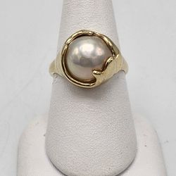10kt Yellow Gold Pearl Ring 5.3G