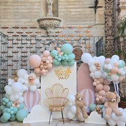 Hot air balloons And teddy bears