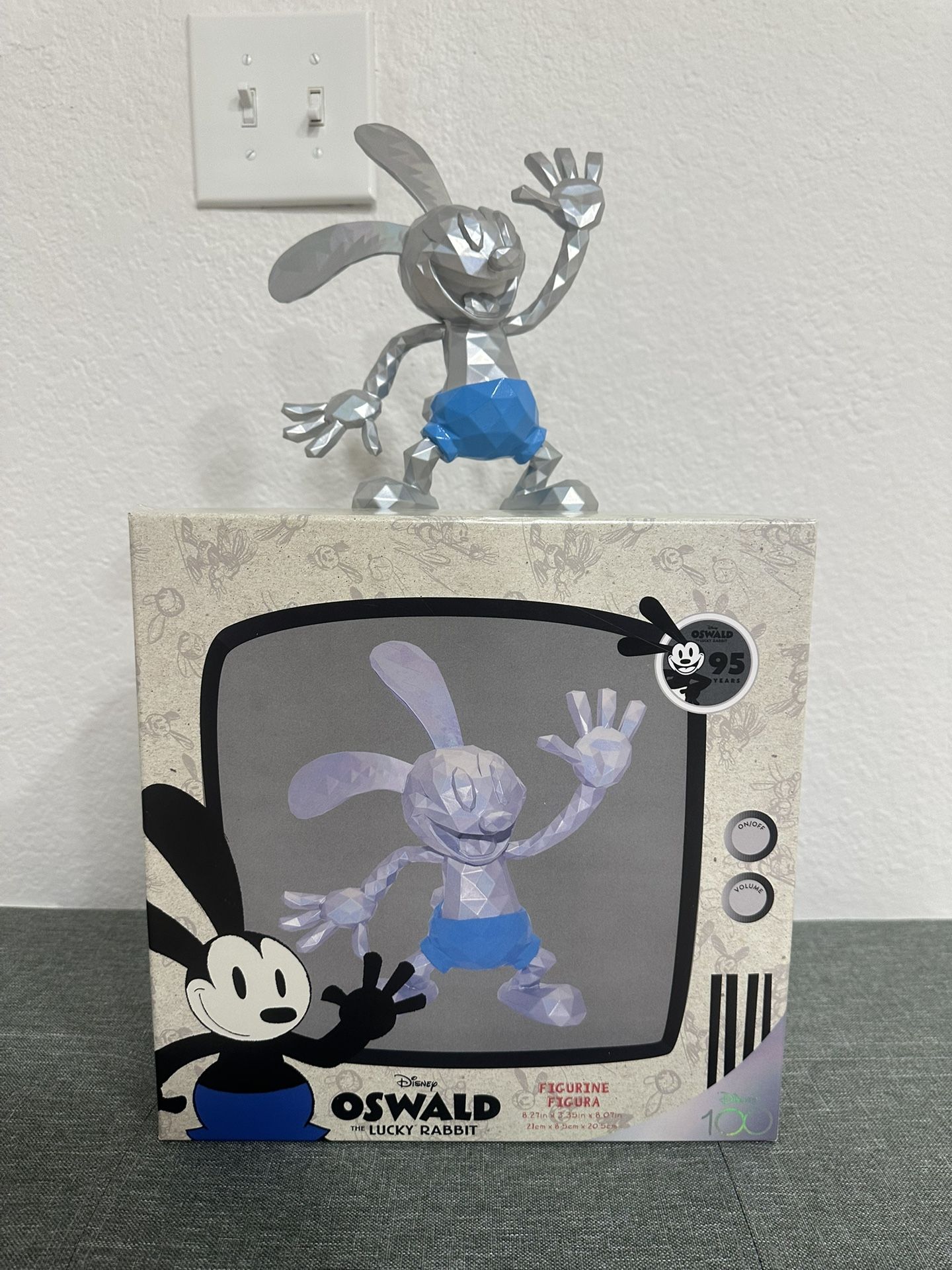 Disney100 Oswald The Lucky Rabbit 95th Anniversary Figure