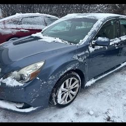 2015 Subaru Latency 2,5 G.t Sedan   $4200. Reduce 4000,