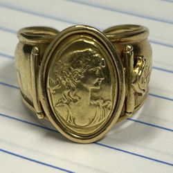 18k Gold Ring - Renaissance Revival