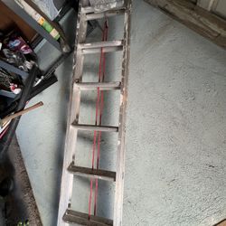 aluminum extension ladder
