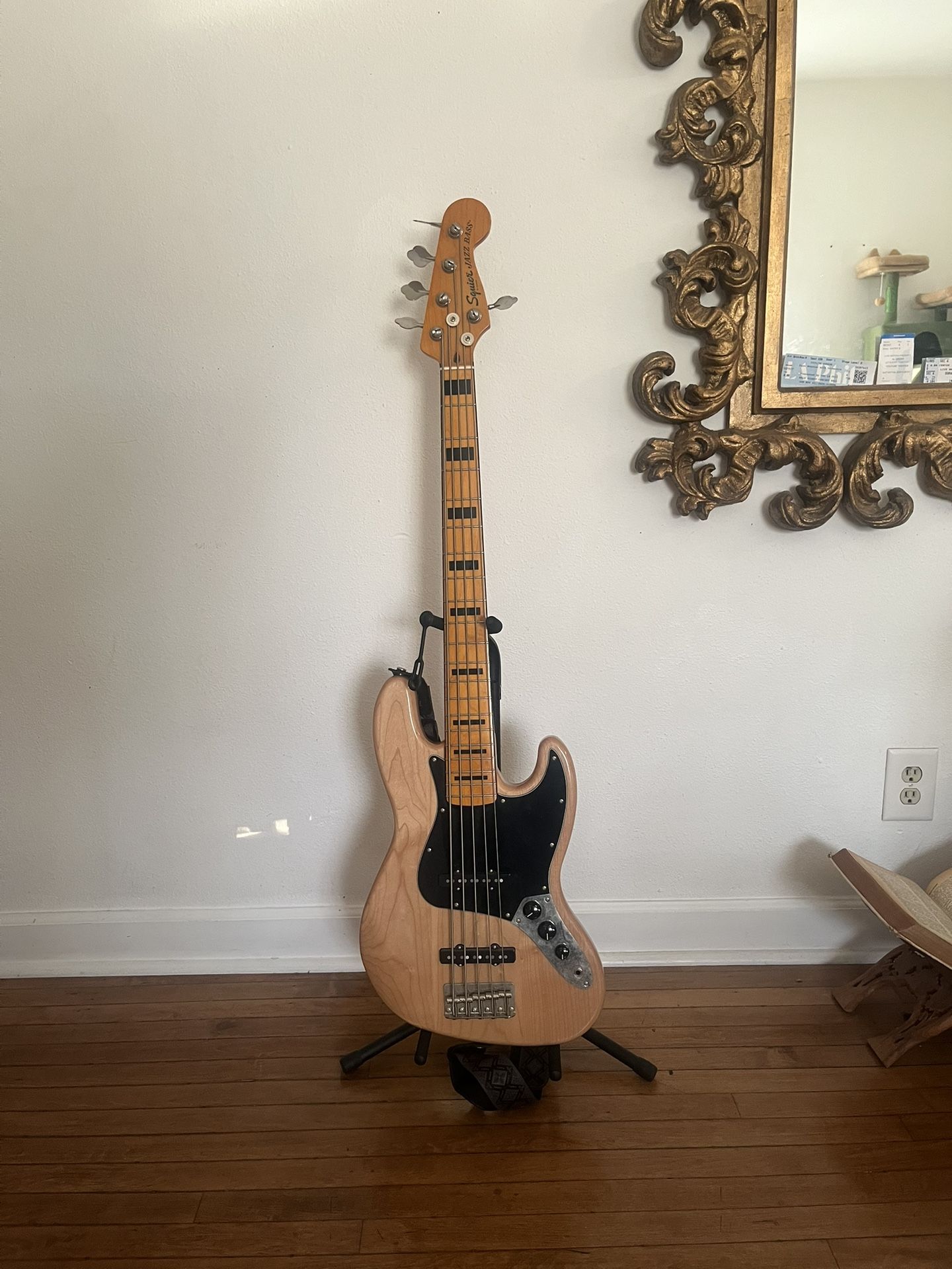 Squier Classic Vibe 70’s 5 String Bass