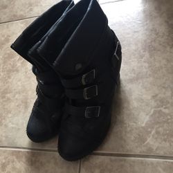 Women Boots (wedge Boots Size 7) 
