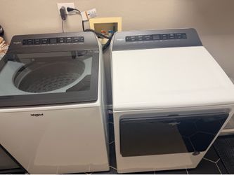 Whirlpool Washer/Dryer Set- Excellent Condition