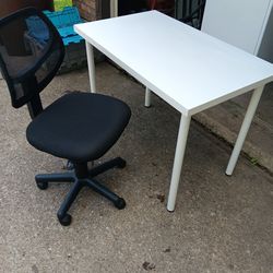 Small Desk And Chair