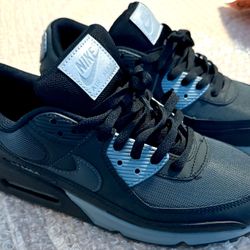 $120. Nike Air max 90. Size 10. 