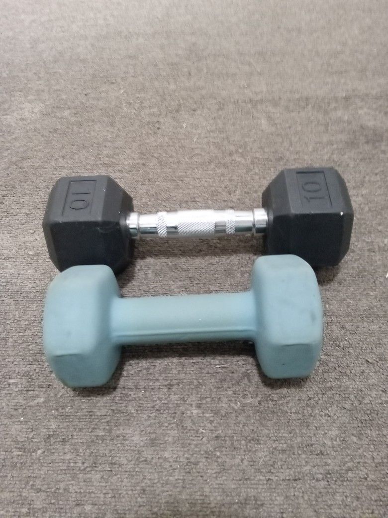 Selling 2 Set Of 10 pound Dumbell
