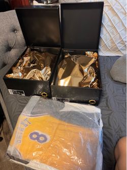 Kobe draft day shoes and shirt (sealed)