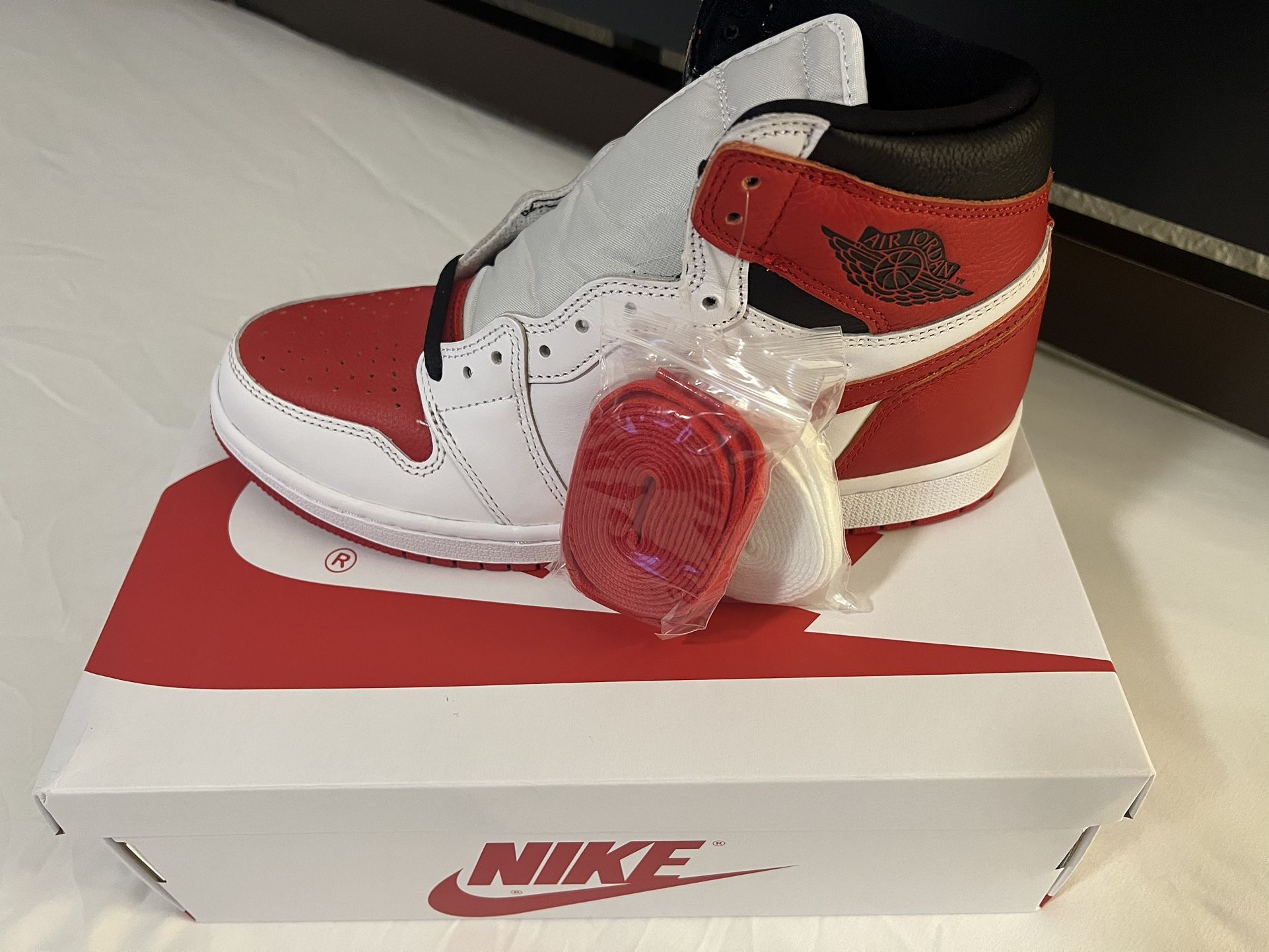 Air Jordan Retro High OG White/University Red Black