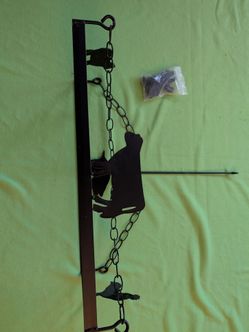 Ceiling -mounted pot rack.