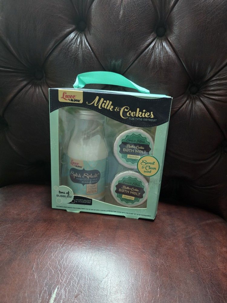 Milk & Cookies Bath Time Retreat