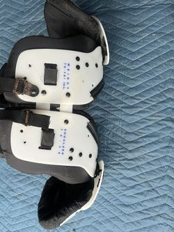 Football Shoulder Pads Size Youth Medium