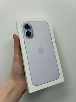 apple iPhone 17 in lavender available in store!