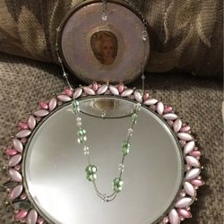 So Pretty!!! Silver Necklace With White & Green Peridot Crystal Stones 