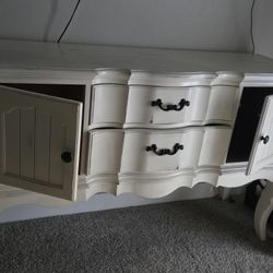 Dresser/side Table
