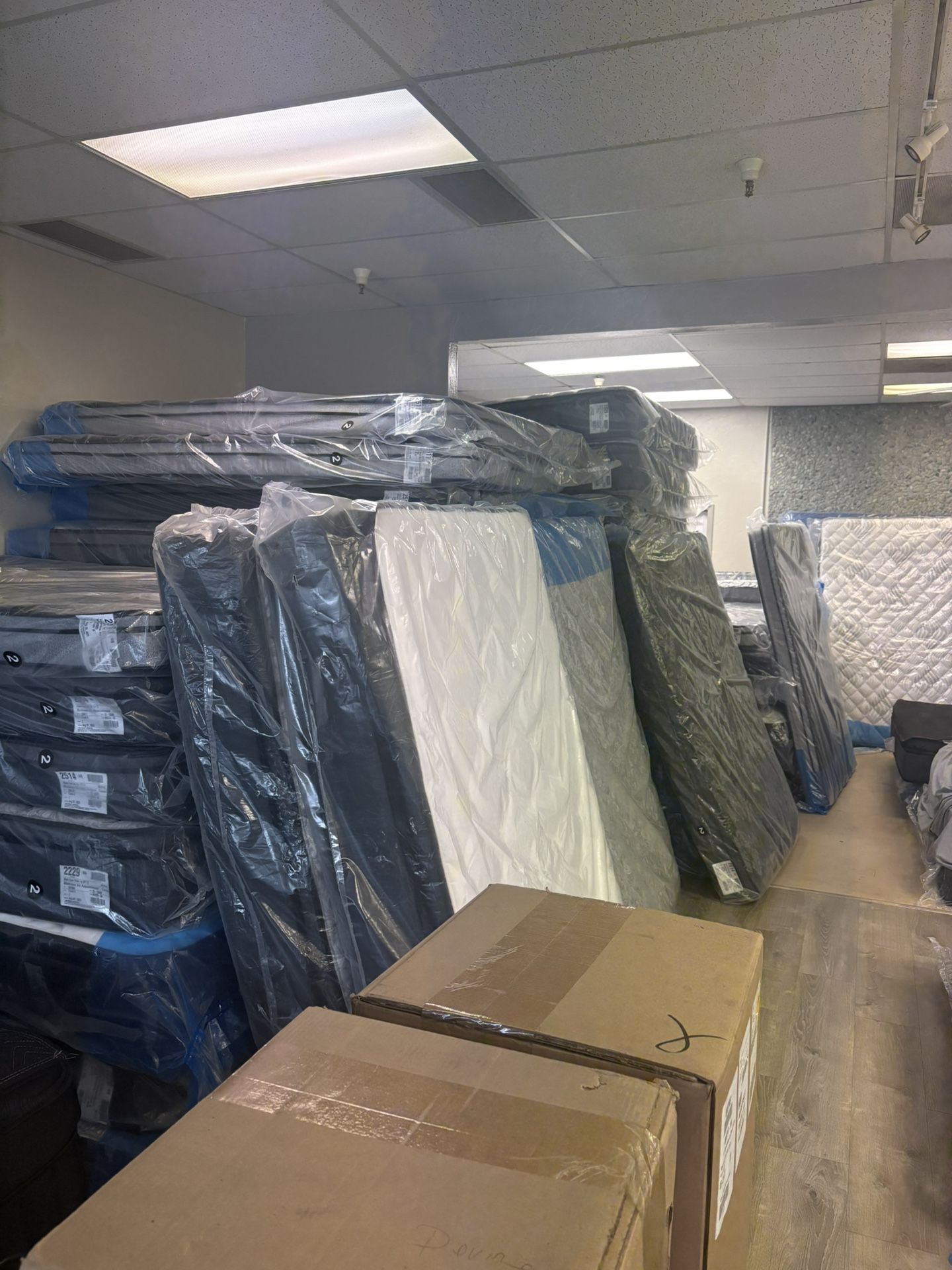 Going Fast !! First Come First Serve Mattress Sale