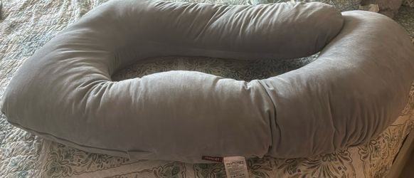 Momcozy maternity pillow