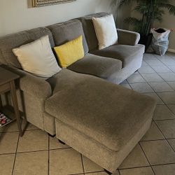 Couch With Unfoldable Queen Size Bed