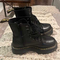 Dr Martens Mens 6/Women 8