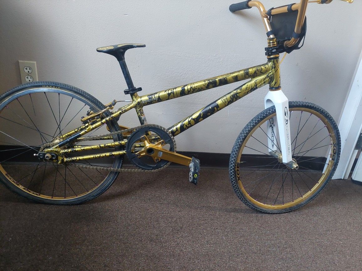 Expert XXL Racing BMX bike