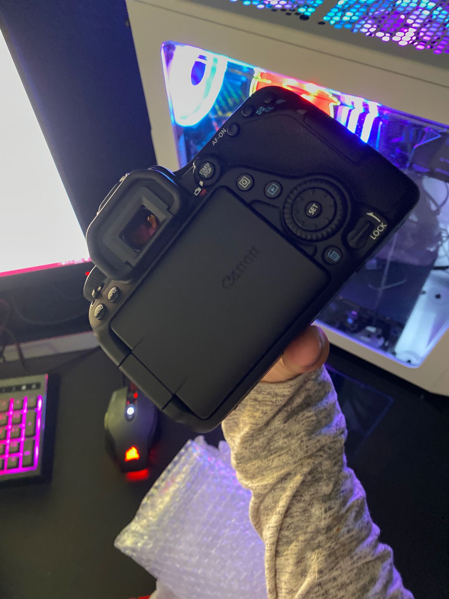 Canon EOS 80D DSLR with EF-S 18-135mm