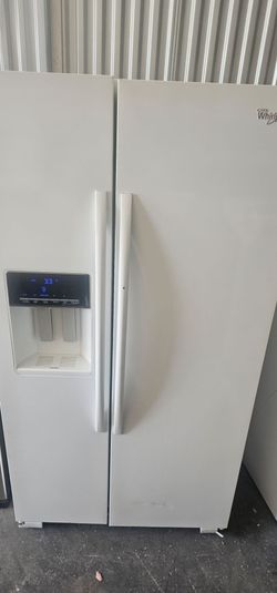 Whirlpool Side By Side Refrigerator Plugged In Cold
