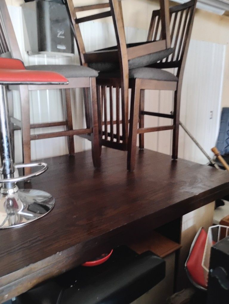 High top Dining Room Table (4) Chairs