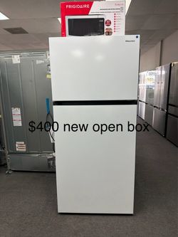 Refrigerator top freezer