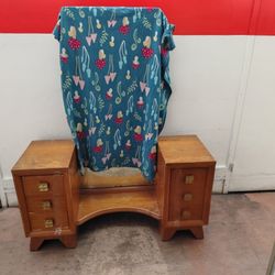 Mirror/ Dresser 2 Pc Set With Drawers