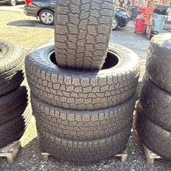 265 60 18 Kelly Edge Set of 4 Used Super Clean Set